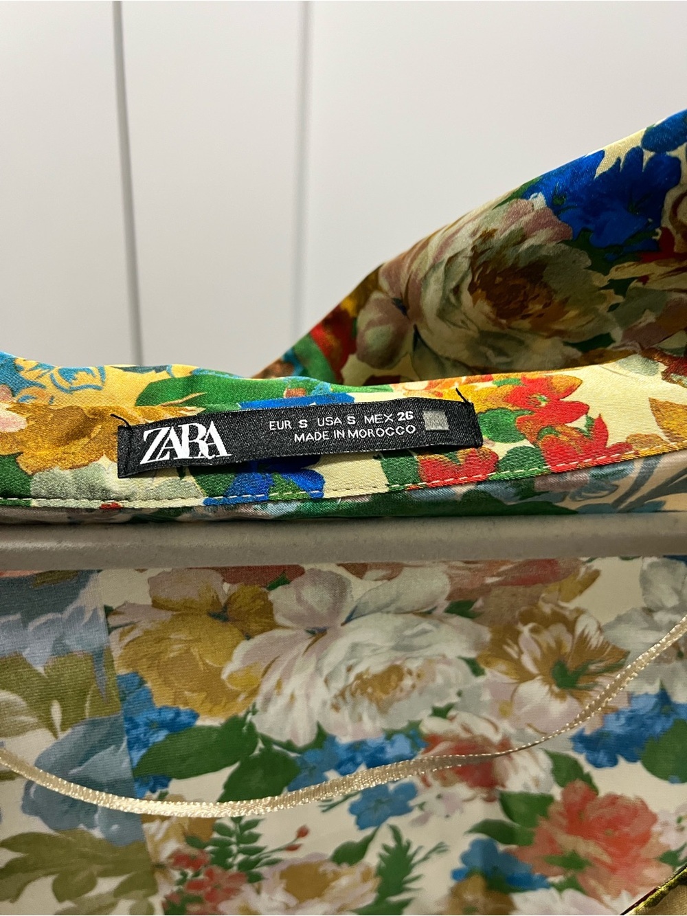 Zara Floral Satin Wrap Dress - Picture 4 of 7